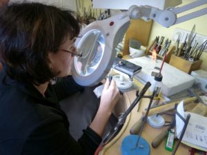 Hobbygoldschmiede – Der Kreativ-Kurs, 10, Eheringe, Trauringe selber schmieden, Sachsen, Graugold Rotgold Hammerschlag wellig Hartwig Doebler 10, Eheringe, Trauringe selber schmieden, Sachsen, 10